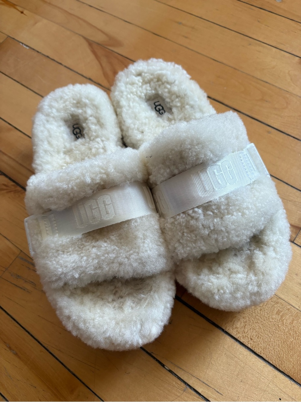 Ugg Sz 8 Fluffita White Platform Slip On Shearling Shoes